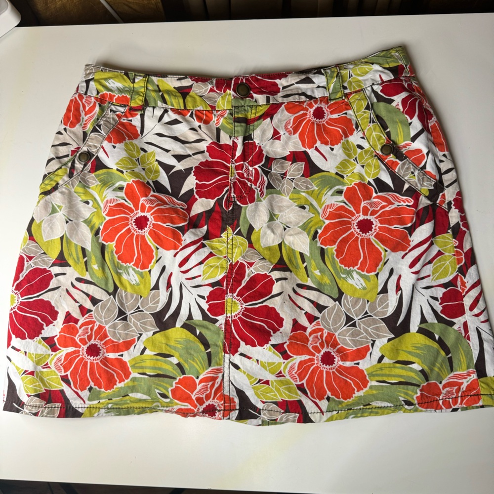 Croft & Barrow Floral Skort - Red, Green, White